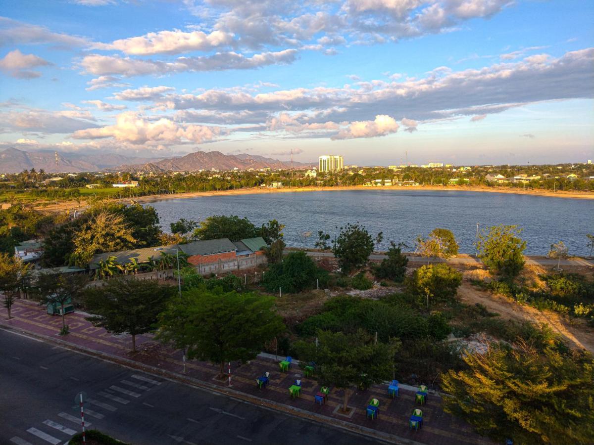 Khach San Anh Dong Hotell Phan Rang Eksteriør bilde